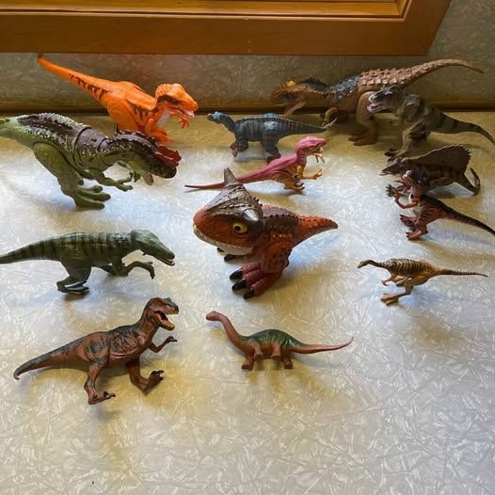Lot of 13 dinosaur figures - Jurassic park Disney etc